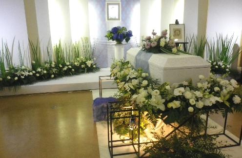 株式会社リベント 花葬儀 の花祭壇 いい葬儀